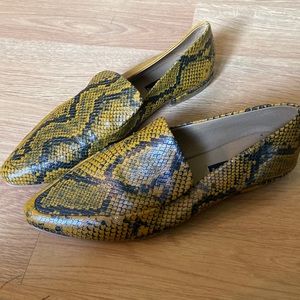 NWOT Steven By Steve Madden Haylie Snake Printed Flats